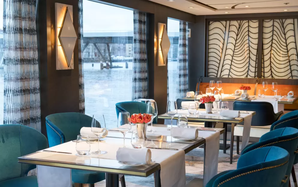 Uniworld SS Victoria - Restaurant 2.jpg